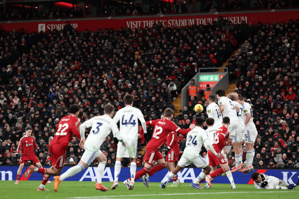 股票配资公司一起配资网 记者评红军表现: 比赛索然无味沉闷拖沓, 进攻端毫无创造力